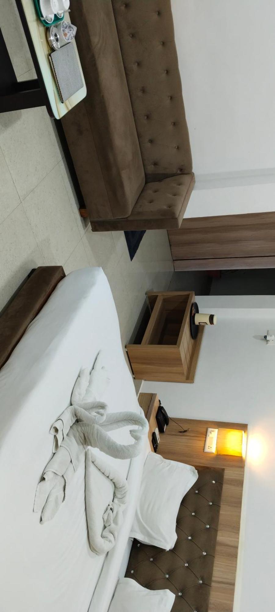Hotel Lakeview By Bookingcare Chhatarpur Exteriér fotografie