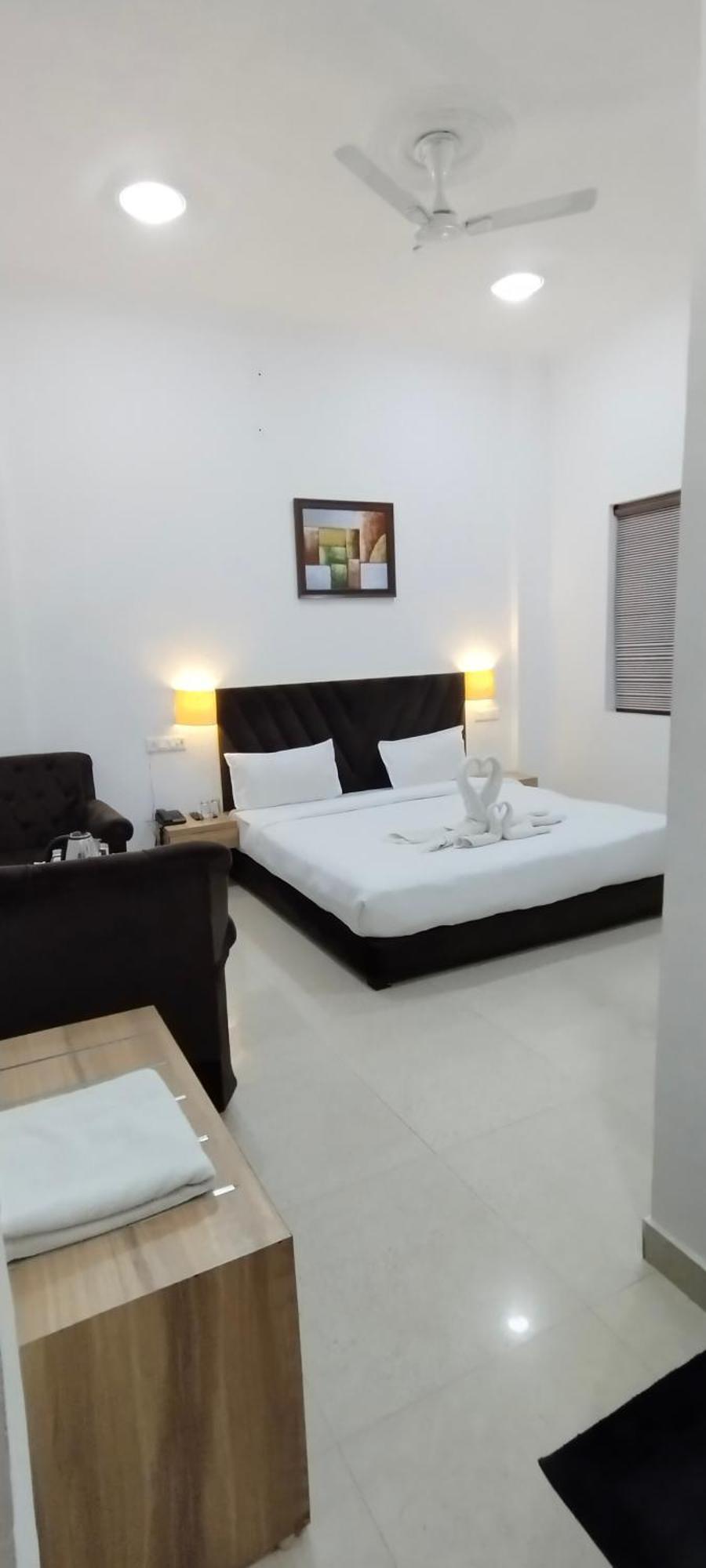 Hotel Lakeview By Bookingcare Chhatarpur Exteriér fotografie